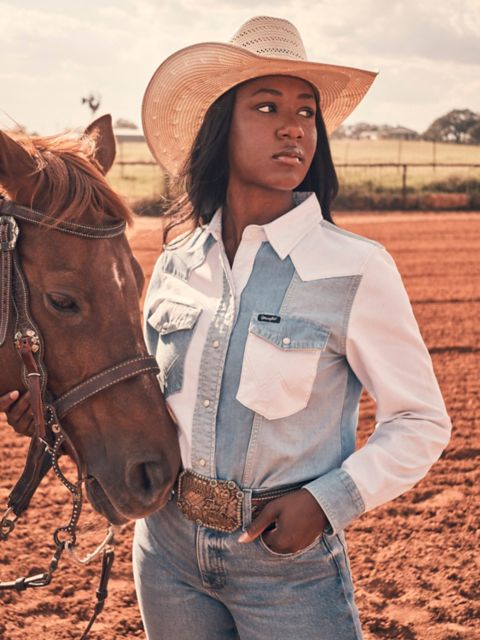 Женские рубашки Wrangler Women's Wrangler Pieced Denim Vintage Fit Snap Shirt