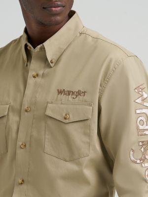 Men's Wrangler® Logo Long Sleeve Button Down Solid Shirt | Wround