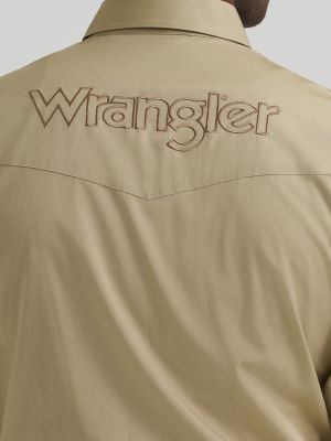 Men's Wrangler&reg; Logo Long Sleeve Button Down Solid Shirt