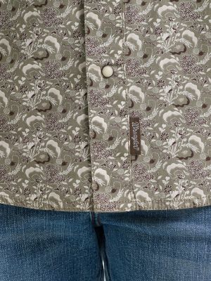 Men's Wrangler&reg; Retro&reg; Premium Long Sleeve Western Snap Printed Shirt in Taupe Feather