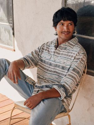 Men's Wrangler Retro® Premium Long Sleeve Western Snap Printed Shirt