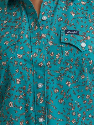 Women's Wrangler Aria Performance Shirt in Green