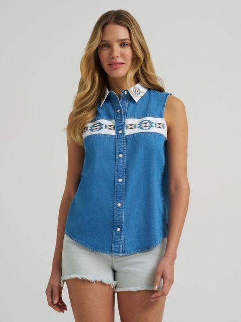 Женские рубашки Wrangler Women's Wrangler Embellished Denim Sleeveless Snap Shirt