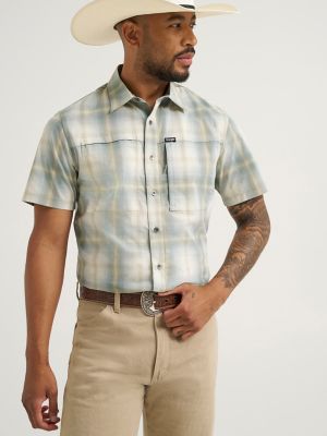 Wrangler All Terrain Gear Men's Hike Shirt in Green Ombre alternative view