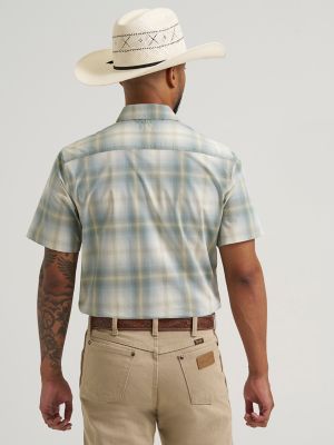 Wrangler All Terrain Gear Men's Hike Shirt in Green Ombre alternative view 4