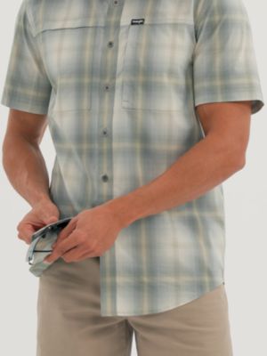 Wrangler All Terrain Gear Men's Hike Shirt in Green Ombre alternative view