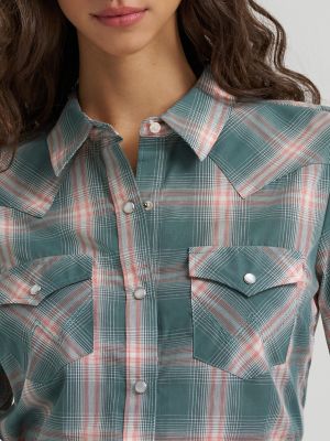 Women's Wrangler Essential Western Snap Shirt