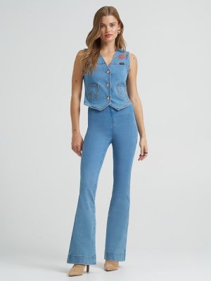 Lainey Wilson x Wrangler Novelty Pull-On Flare Jean in Indigo alternative view