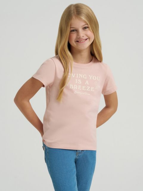 Детские футболки Wrangler Girl's Lainey Wilson x Wrangler Breeze Tee