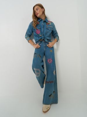 Lainey Wilson x Wrangler Embroidered Cheeky Wide Leg Jean in Mid Wash alternative view 7