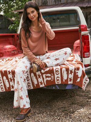 Women's Pajama Set in White/Brown