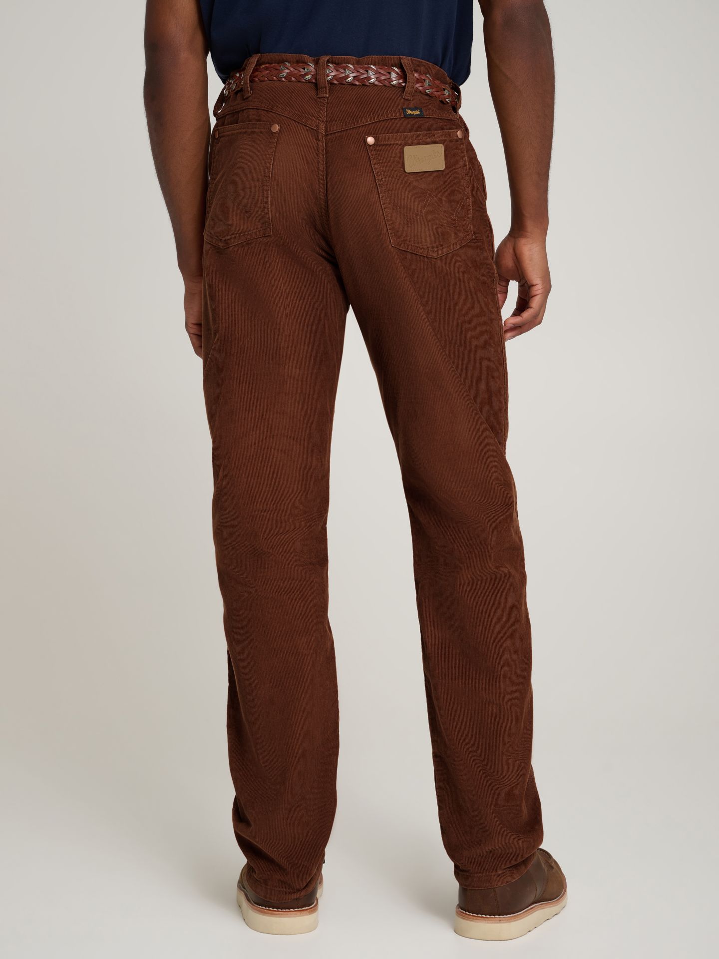 Мужские брюки Wrangler x Stranger Things 13MWZ Cowboy Cut Corduroy, цвет: Медный коричневый — фото 4