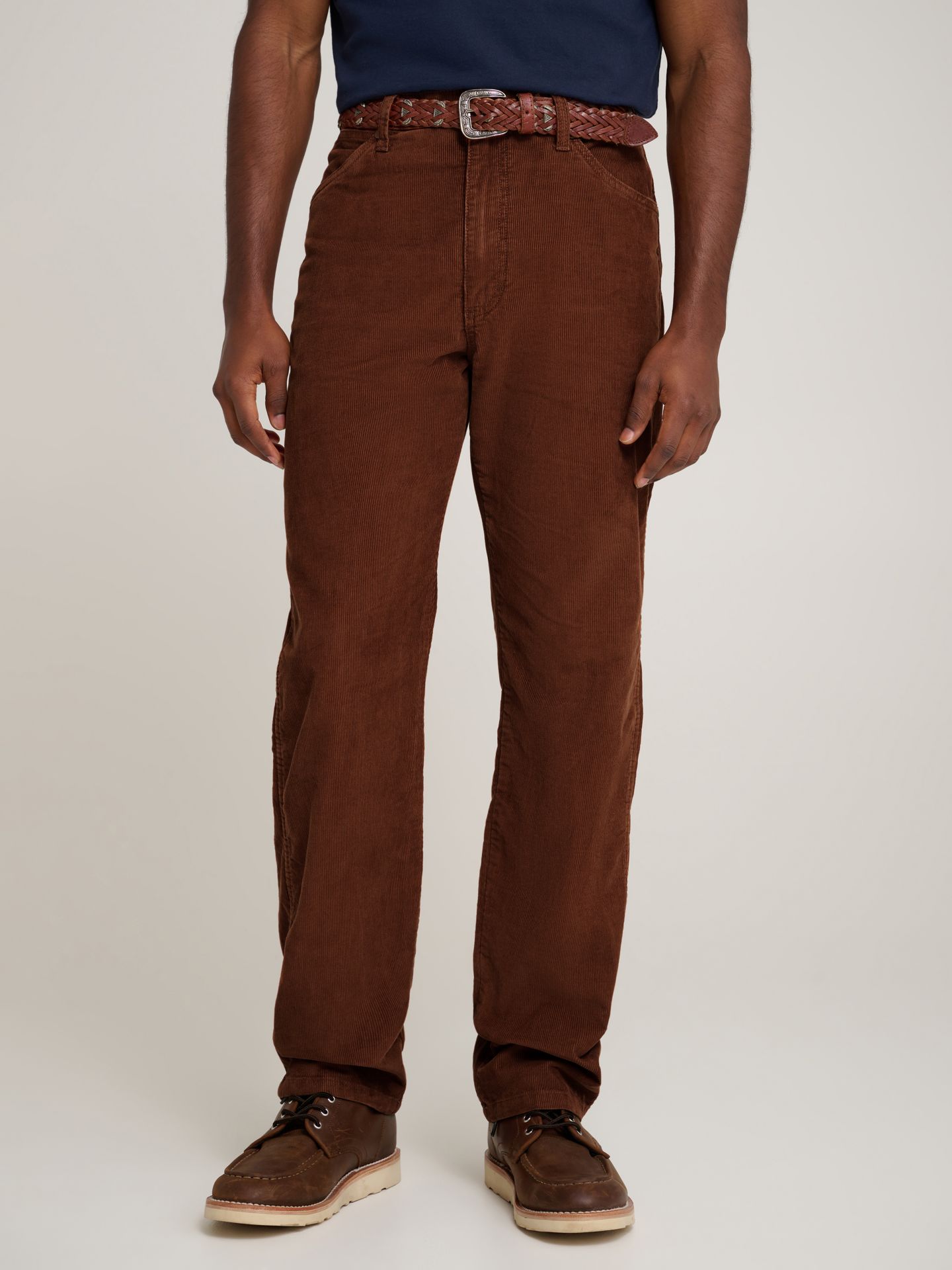 Мужские брюки Wrangler x Stranger Things 13MWZ Cowboy Cut Corduroy, цвет: Медный коричневый — фото 5