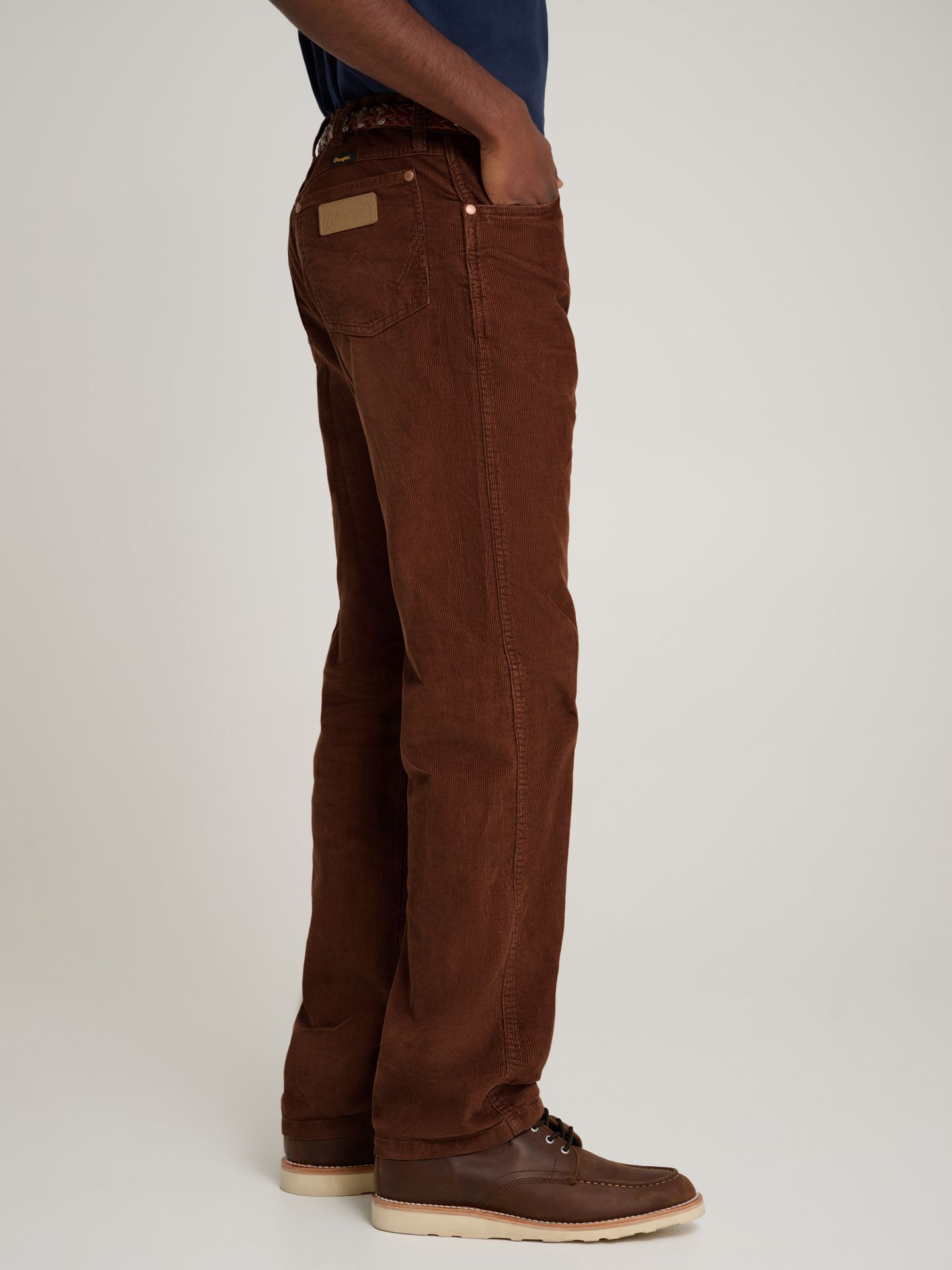 Мужские брюки Wrangler x Stranger Things 13MWZ Cowboy Cut Corduroy, цвет: Медный коричневый — фото 6