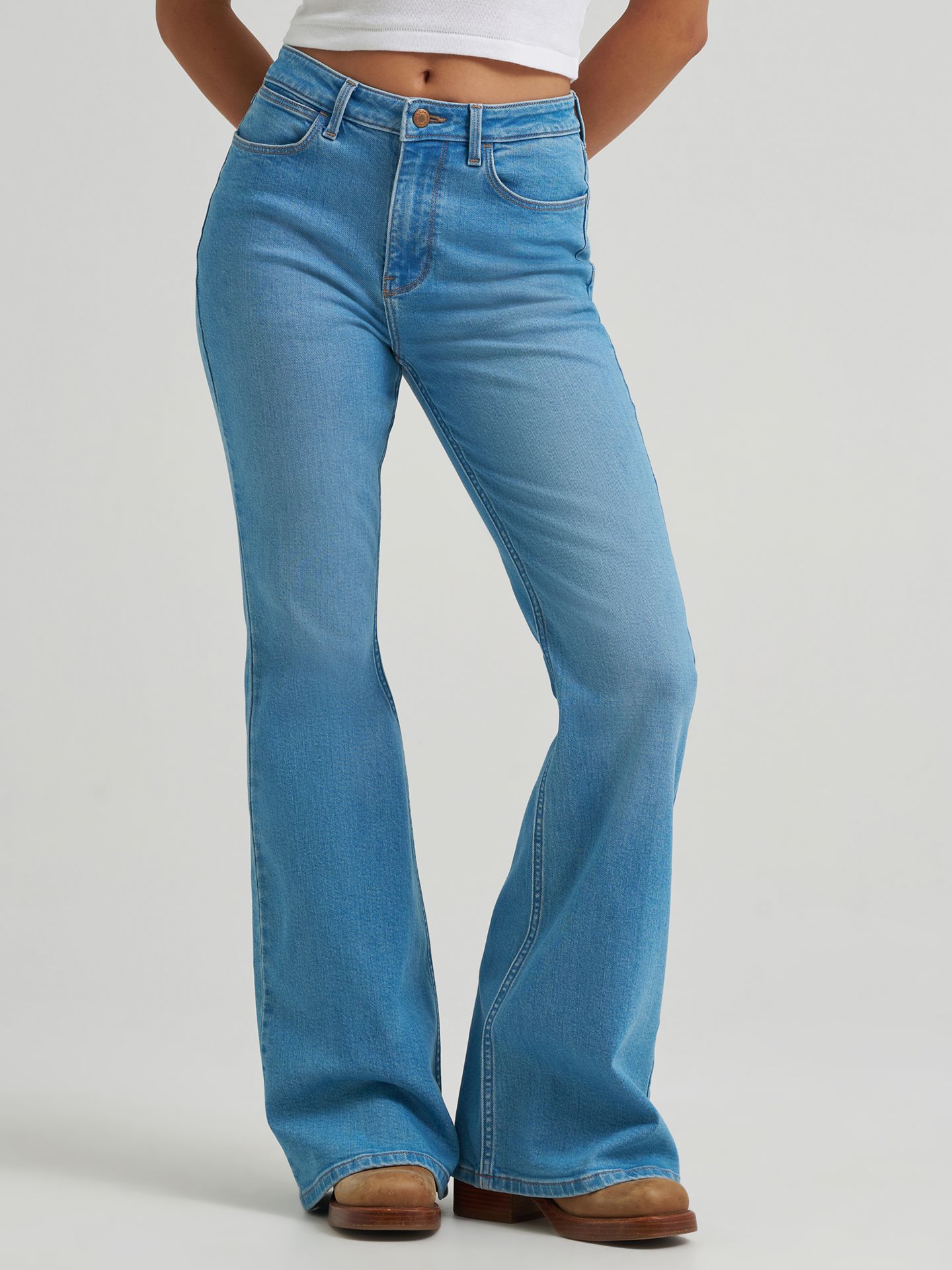 Женские джинсы Wrangler High Rise Flare, цвет: Georgia — фото 3