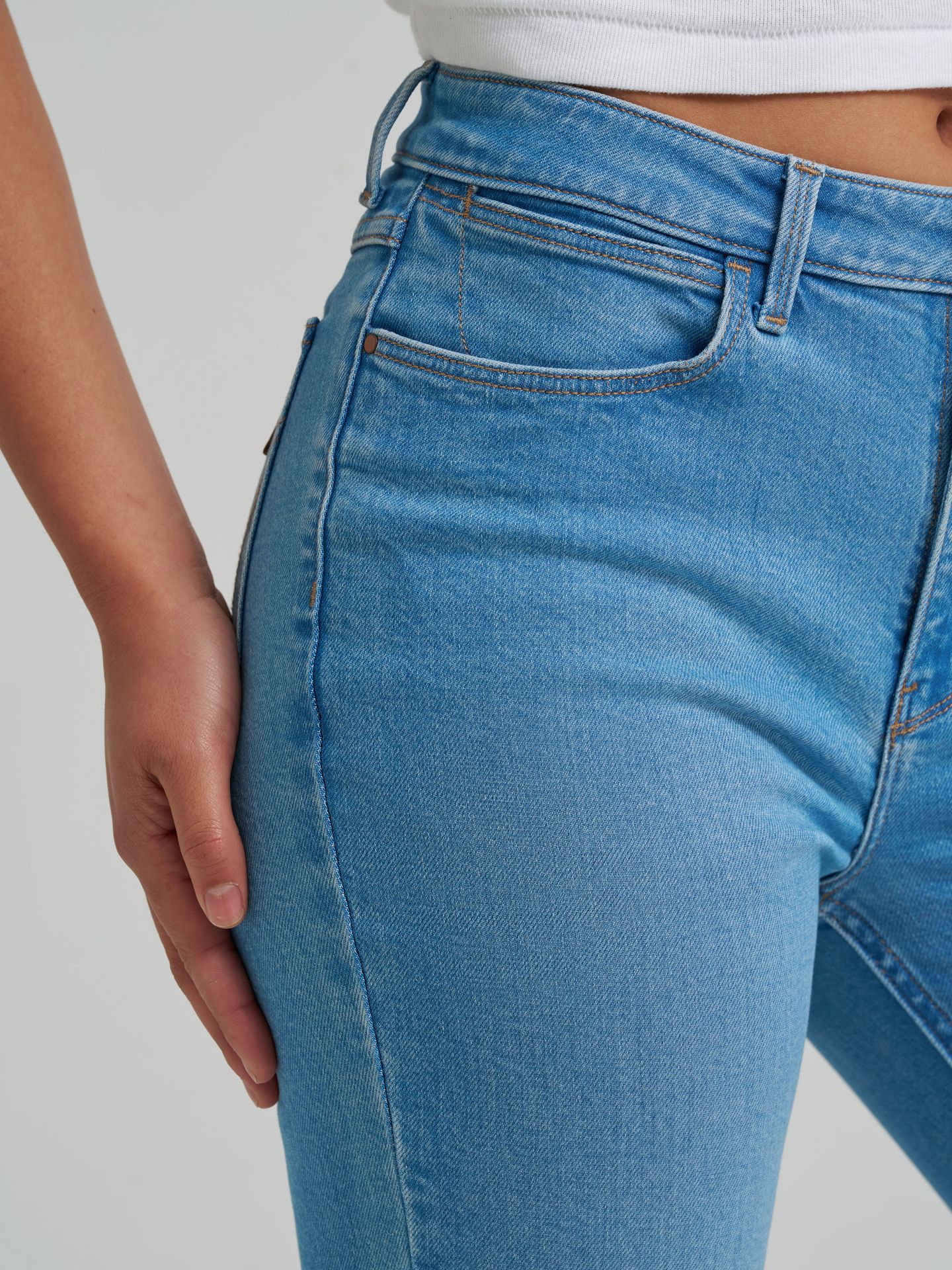 Женские джинсы Wrangler High Rise Flare, цвет: Georgia — фото 7