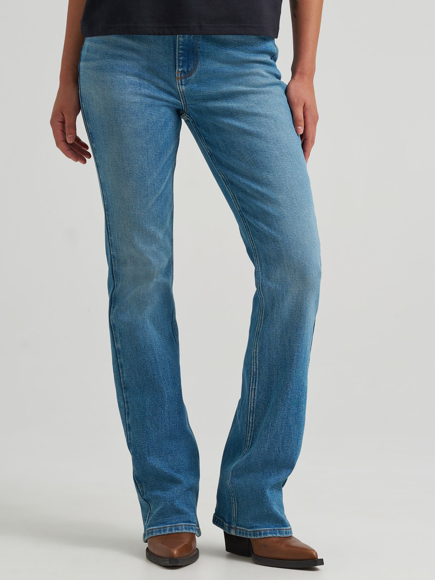 Женские джинсы Wrangler High Rise Bootcut, цвет: Charlotte — фото 3
