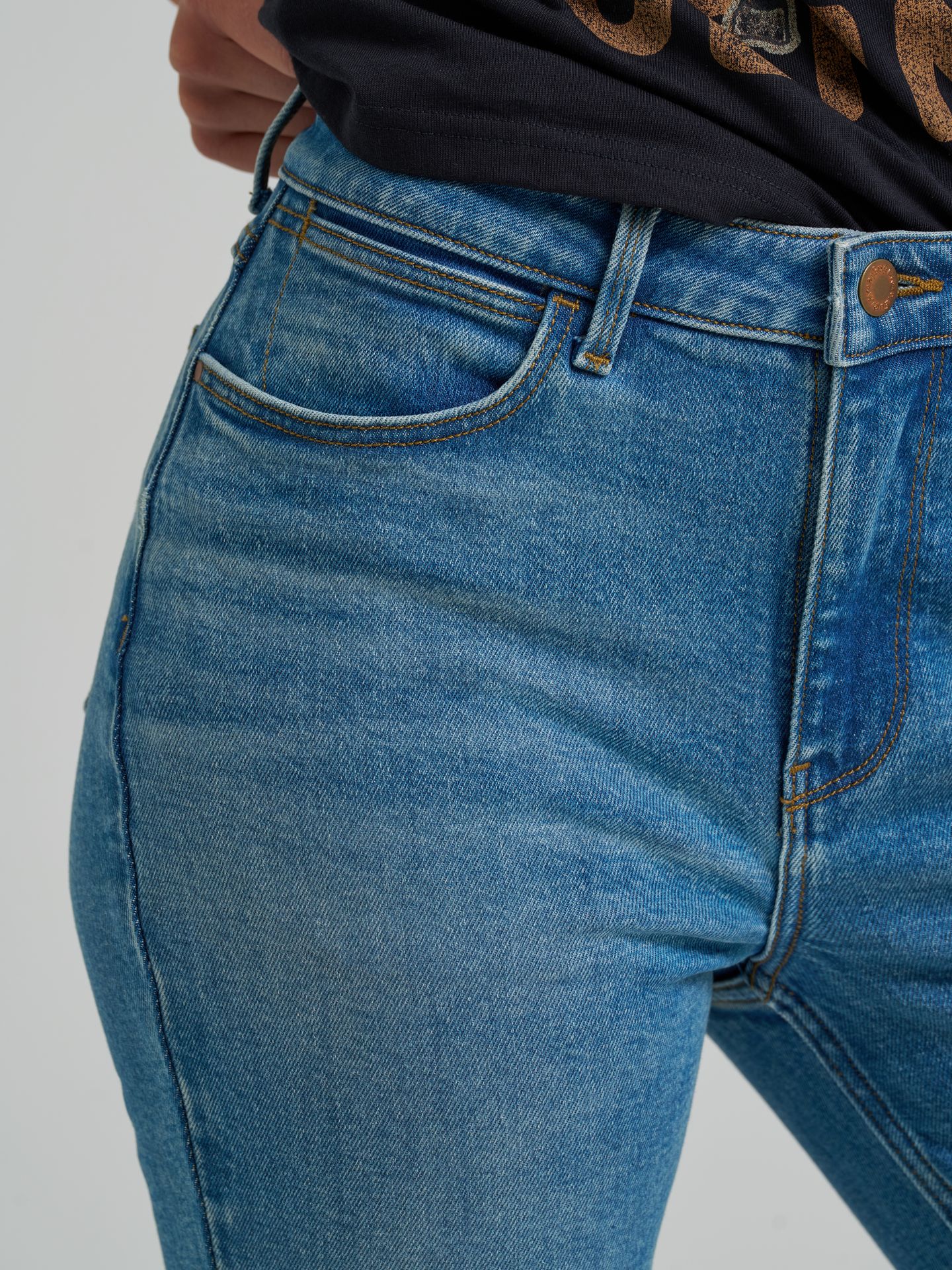 Женские джинсы Wrangler High Rise Bootcut, цвет: Charlotte — фото 7