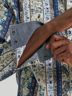 Men's Wrangler Retro&reg; Premium Long Sleeve Western Snap Printed Shirt in Striped Paisley