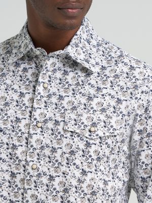 Men's Wrangler Retro&reg; Premium Long Sleeve Western Snap Printed Shirt in Navy Flower
