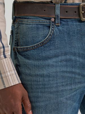 Men's Wrangler Retro&reg; Slim Fit Bootcut Jean in Henry