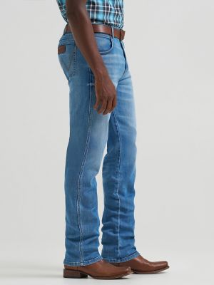 Men's Wrangler Retro&reg; Slim Fit Straight Leg Jean in Blaine