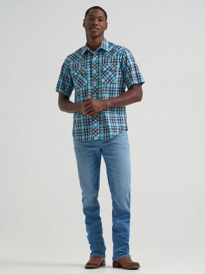 Men's Wrangler Retro&reg; Short Sleeve Sawtooth Pocket Western Snap Shirt in Blue n Black