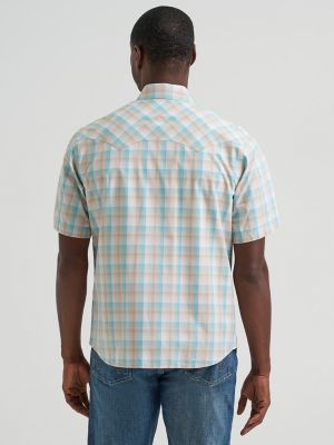Men's Wrangler Retro&reg; Short Sleeve Sawtooth Pocket Western Snap Shirt in Tan Light alternative view 2