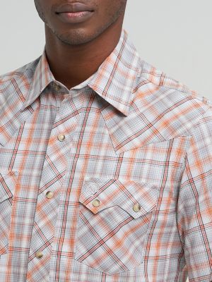 Men's Wrangler Retro&reg; Short Sleeve Sawtooth Pocket Western Snap Shirt in Gray Lights alternative view 3
