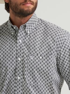 Wrangler&reg; George Strait&trade; Short Sleeve One Pocket Button Down Shirt in Grey Medallions