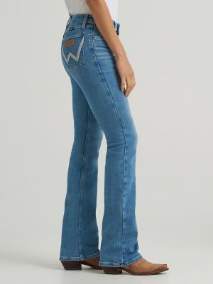Women's Wrangler Retro&reg; Mae Mid Rise Bootcut Jean in Illiana alternative view 3