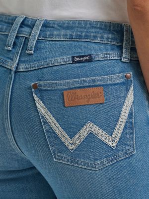 Women's Wrangler Retro&reg; Mae Mid Rise Bootcut Jean in Illiana alternative view 4