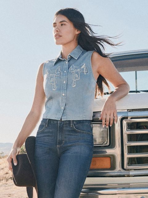 Женские рубашки Wrangler Women's Saddle Embroidered Denim Sleeveless Snap Shirt