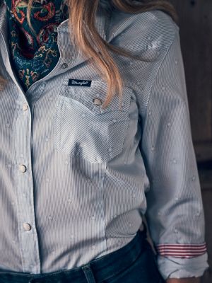 Women's Wrangler Olivia Western Slim Dress Shirt in Star Blue alternative view