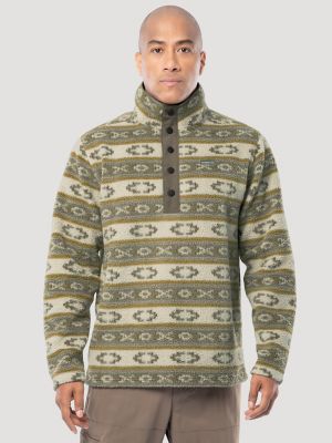 Men's Wrangler ATG&trade; Sherpa Pattern Pullover in Olive