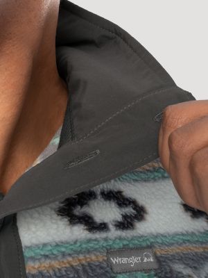 Men's Wrangler ATG&trade; Sherpa Pattern Pullover in Grey alternative view 5