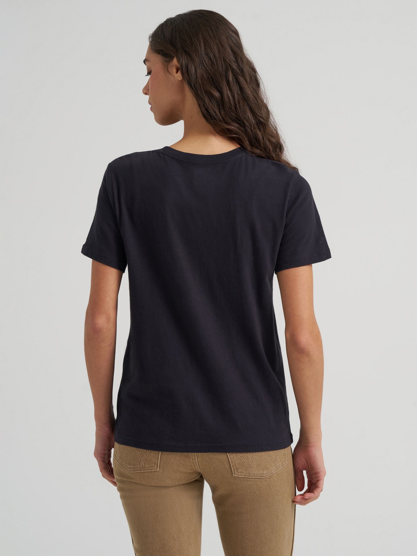 Женская футболка Wrangler Fearless Cowgirl Reg Fit Graphic, цвет: Чёрный — фото 3