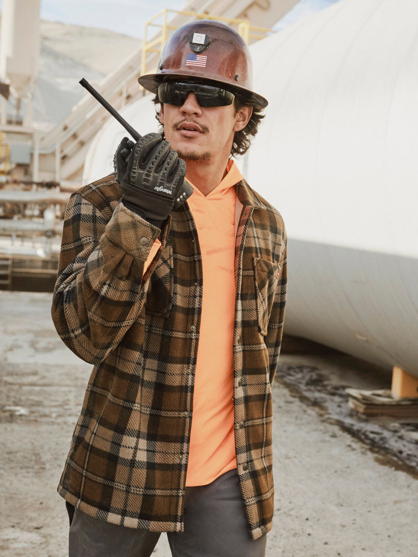 Мужская рубашка Wrangler Faux Shearling Workwear Flannel Overshirt, цвет: Коричневый клетчатый — фото 1