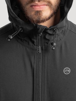 Men's Wrangler ATG&trade; Flex Zip Windbreaker in Black alternative view 3