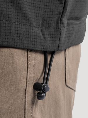 Men's Wrangler ATG&trade; Flex Zip Windbreaker in Black alternative view 5