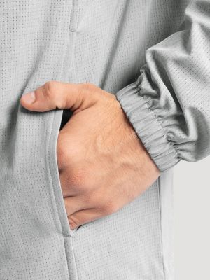 Men's Wrangler ATG&trade; Flex Zip Windbreaker in Ultimate Grey alternative view 4