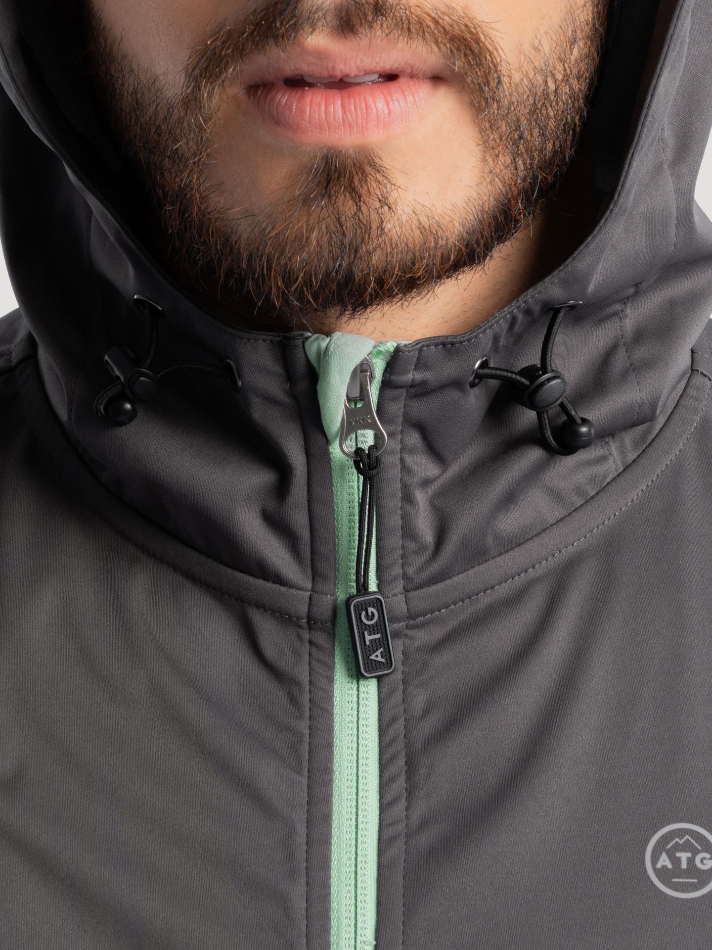 Мужской жилет Wrangler ATG™ Hooded Flex Vest, цвет: Угольный / Синий — фото 4