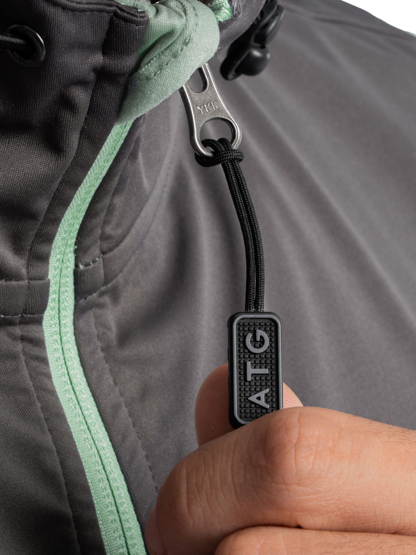 Мужской жилет Wrangler ATG™ Hooded Flex Vest, цвет: Угольный / Синий — фото 5