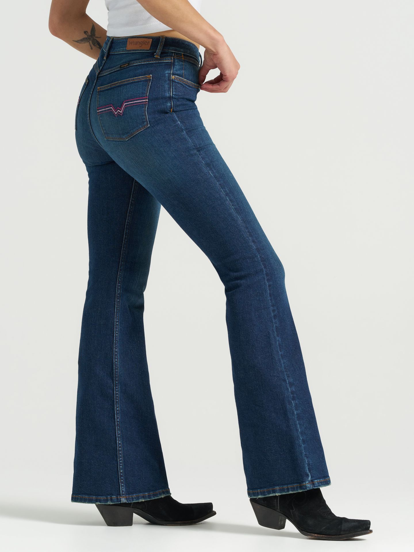 Женские джинсы Wrangler Fierce Flare Embroidered, цвет: Stargazer — фото 5