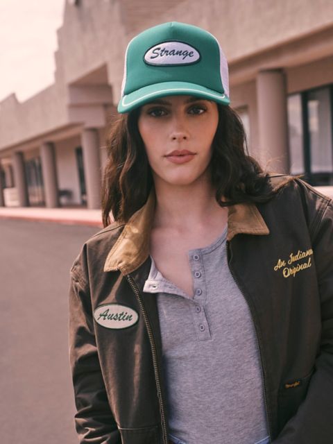 Женские головные уборы Wrangler x Stranger Things "Strange" Trucker Hat