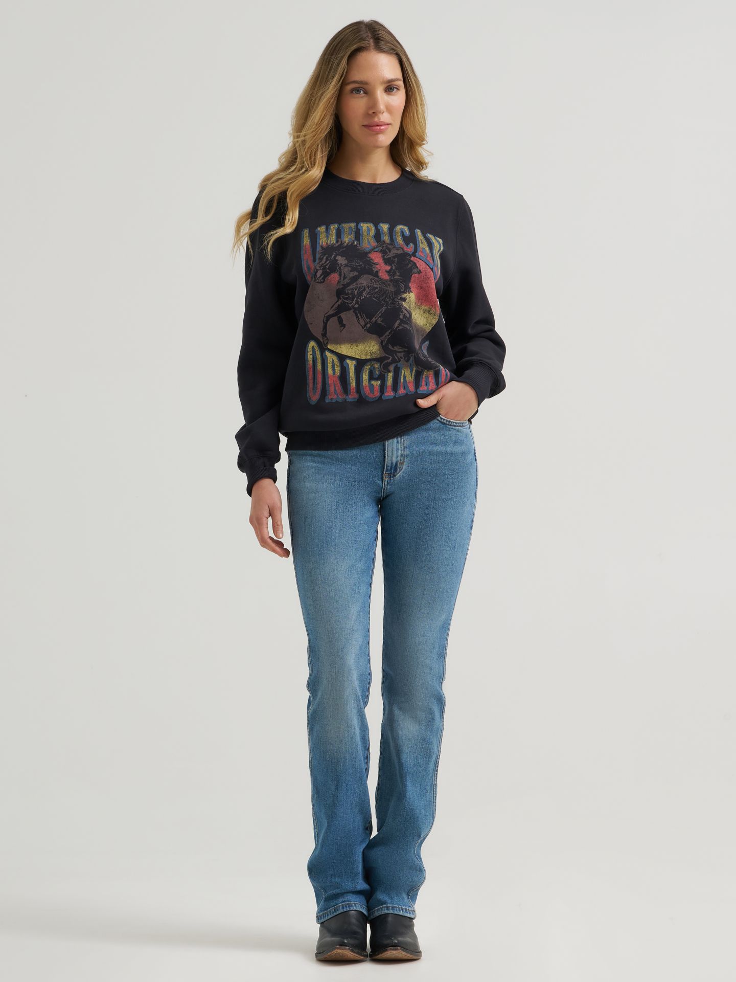 Женский свитер Wrangler American Original Graphic Fleece Reg Pullover, цвет: Чёрный — фото 4