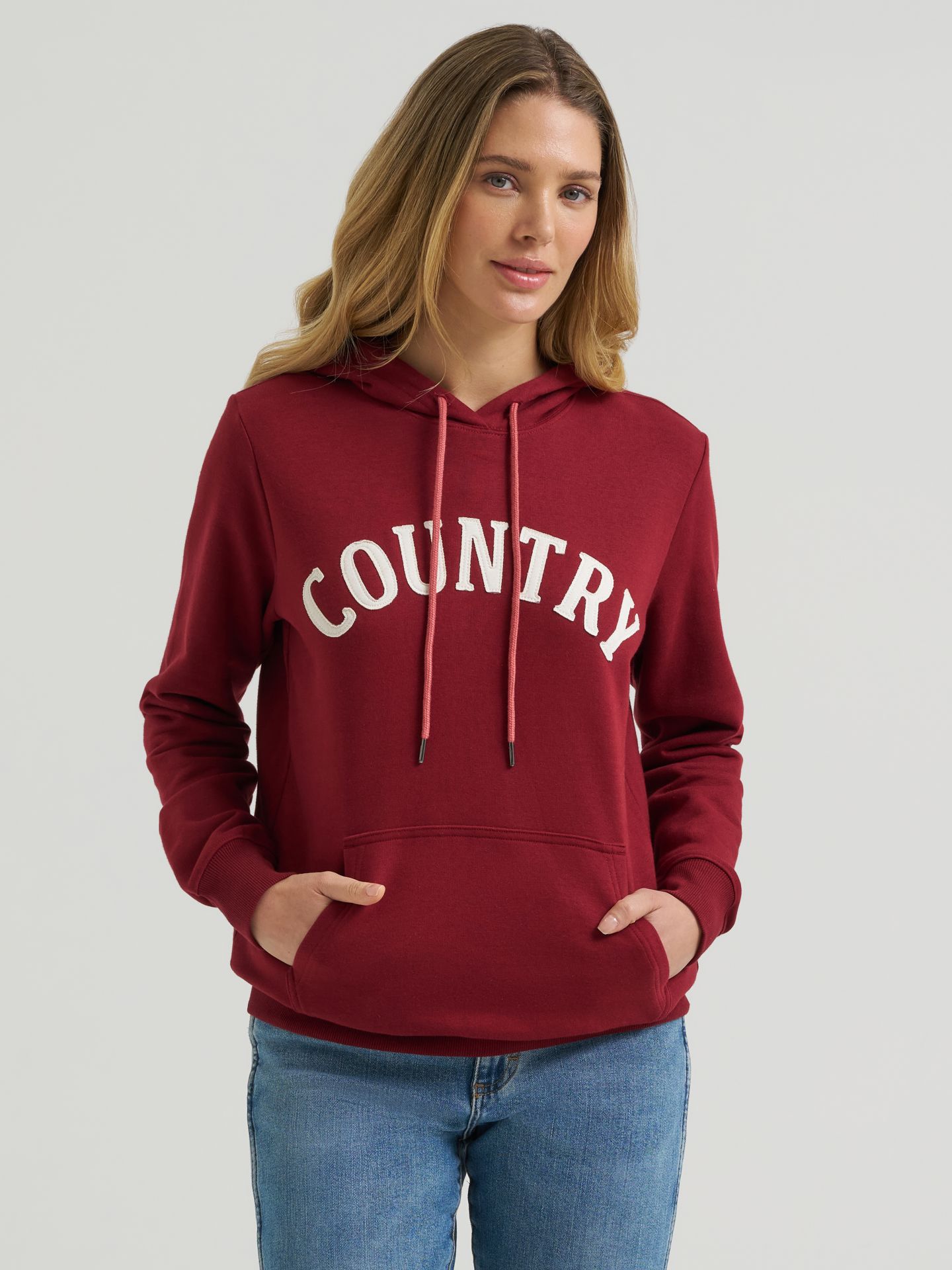 Женское худи Wrangler Country Applique Pullover, цвет: Pomegranate — фото 2