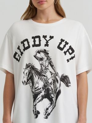 Lainey Wilson x Wrangler Giddy Up Tee in White alternative view 4