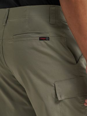 Wrangler ATG&trade; Men's Highland Cargo Short in Dusty Olive