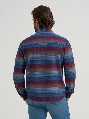 Men's Wrangler Retro&reg; Premium Long Sleeve Western Snap Printed Shirt in Dark Americana alternative view 2